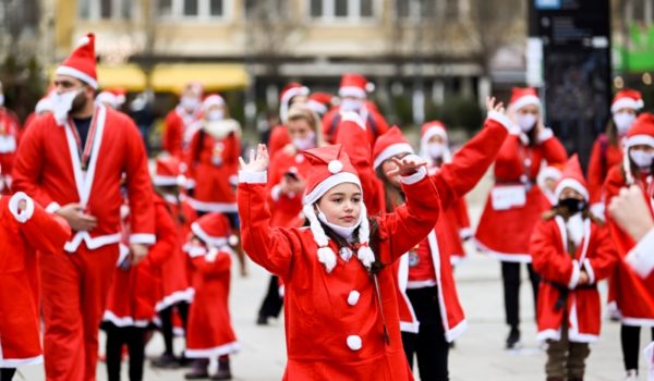 Papá Noel es «inmune» al covid y podrá repartir los regalos (OMS)