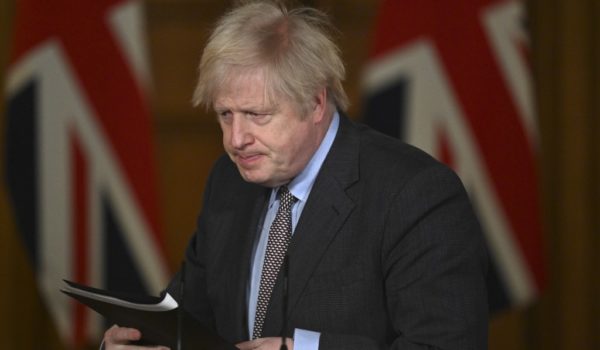 Reino Unido supera los 100,000 muertos por Covid-19