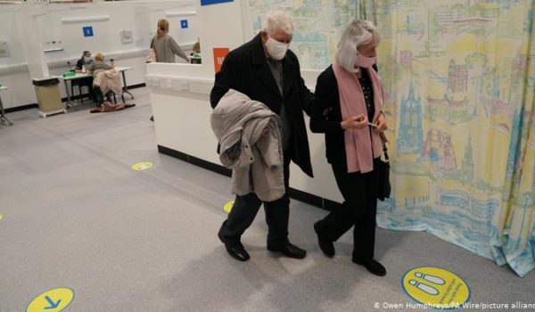 Cien millones de infectados y contagios aumentan en el mundo