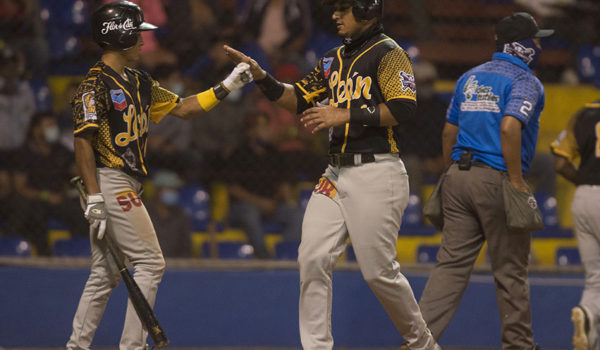El pelotero que nadie quería asalta el liderato de bateo el último día