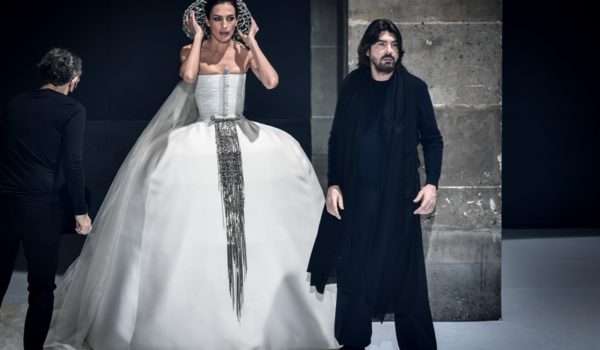 Las Meninas cobran vida en la alta costura de Stéphane Rolland