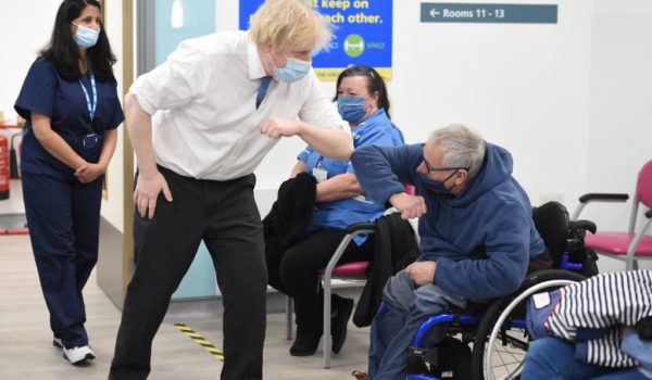 Boris Johnson anuncia una investigación independiente sobre su gestión de la pandemia