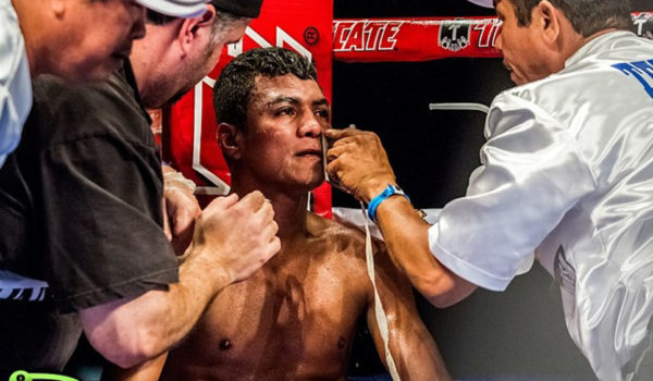 Los cinco errores que cometió Román González en la primera pelea contra el Gallo Estrada