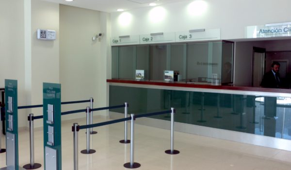 Tercer año de recesión deja a los bancos de Nicaragua sin 31 sucursales y ventanillas en el 2020