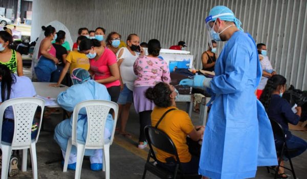 Panamá realiza prueba Covid-19 a nicas varados en ese país