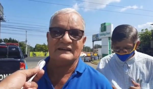 Policía Orteguista decomisó gorras, mascarillas y banderas a miembros de FDN
