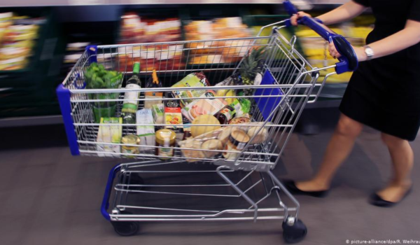 El COVID-19 no se propaga por contacto con los alimentos ni con sus envases, dice la FDA