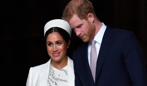 El príncipe Enrique y su esposa Meghan pierden sus últimos títulos reales
