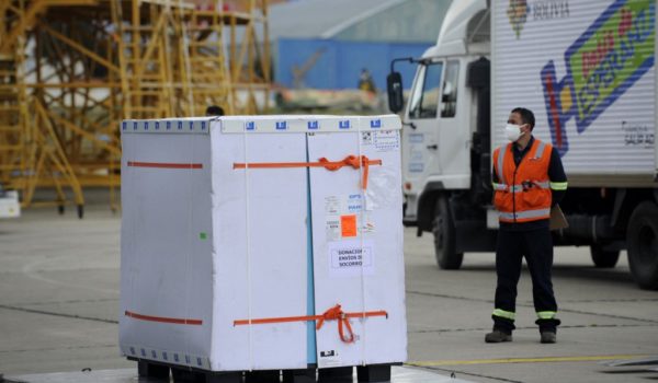 Bolivia recibe 228,000 vacunas AstraZeneca de mecanismo Covax