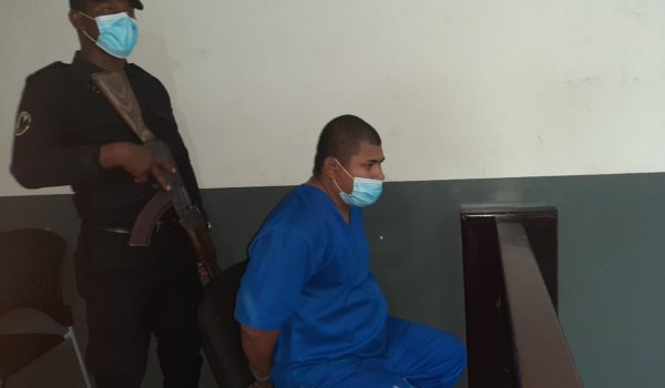 Se declara culpable conductor que mató a matrimonio y suegro en la Carretera Sur