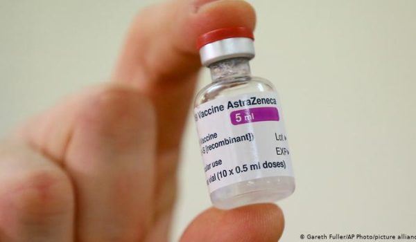 Investigan muerte de profesora de 43 años tras recibir la vacuna de AstraZeneca en España