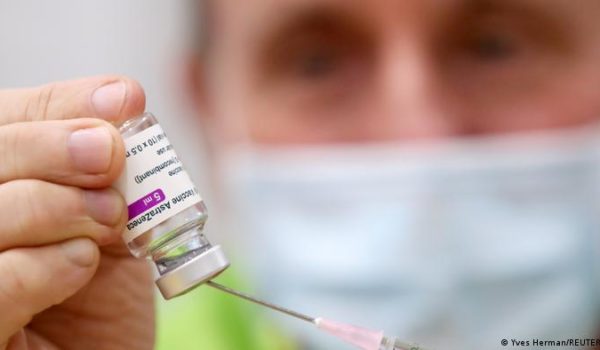 Descubren supuesta causa de trombosis tras vacunación de AstraZeneca