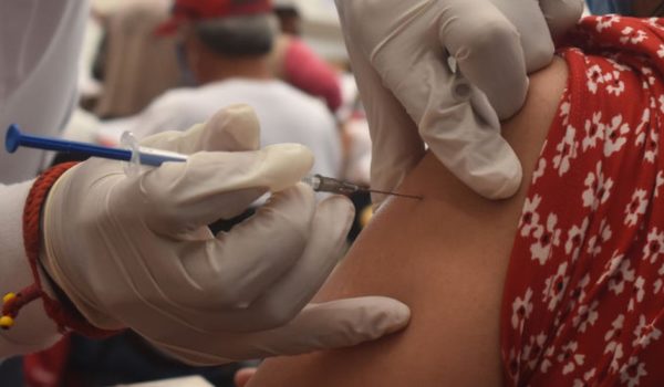 Coronavirus: si ya tuve covid-19, ¿es necesario que me vacune?