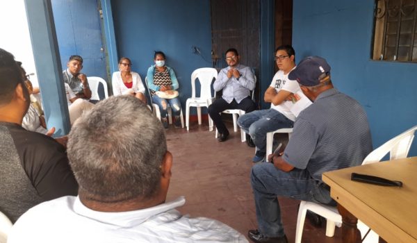 Opositores buscan formas de burlar el asedio policial y reunirse en los territorios