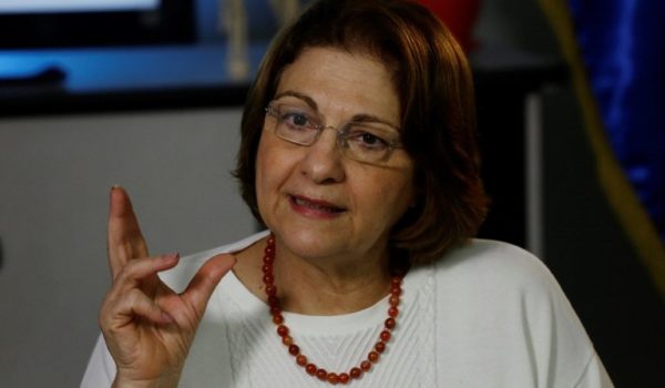 El Salvador reabrirá escuelas en forma semipresencial el 6 de abril