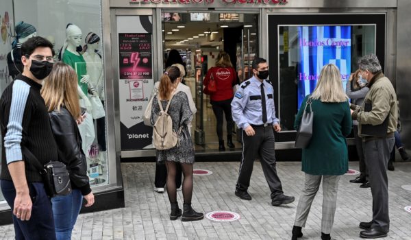 Grecia reabre las tiendas a pesar de alto nivel de contagios de Covid-19