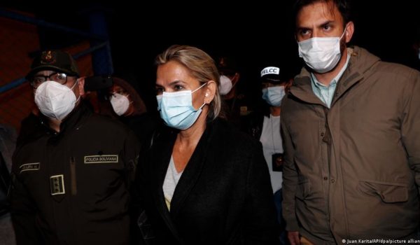 Expresidenta Jeanine Áñez se descompensa en prisión