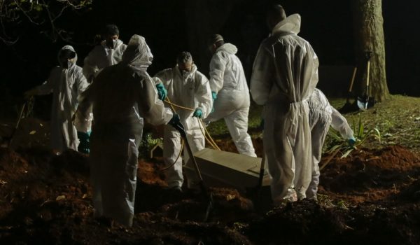 Brasil registra más de 4,000 muertos por Covid-19 en un día