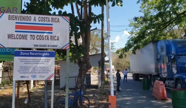 Estos son los únicos nicaragüenses que pueden ingresar a Costa Rica, pero que no animan al transporte regional