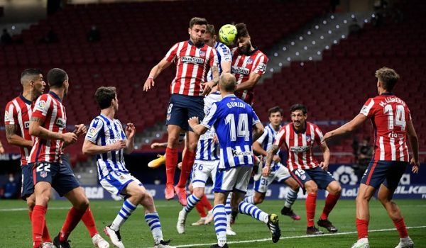 ¡Qué sufrimiento! El Atlético aguanta la presión hasta el final y se acerca al título