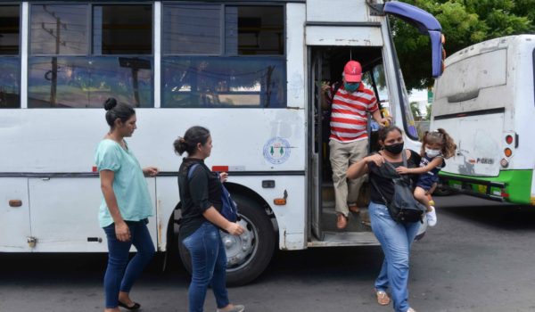 Estas son las medidas a reforzar para evitar contagios de Covid-19 en los buses