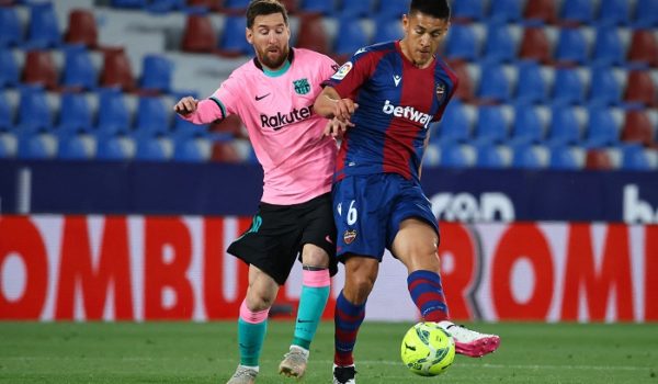 El nicaragüense Óscar Duarte frena al Barsa sus opciones al título de la Liga española