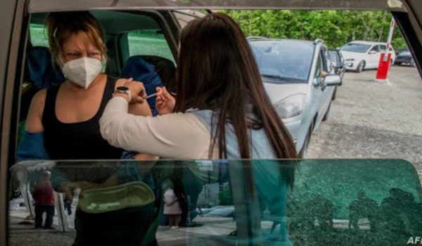 Pfizer-BioNTech promete 2,000 millones de dosis para los países pobres