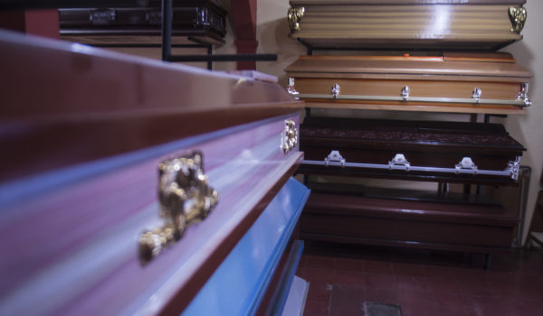 Funerarias refuerzan sus protocolos tras aumento de servicios por Covid-19