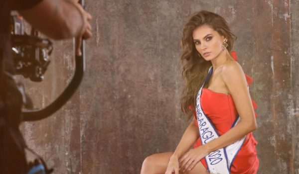 Estas son las fotos oficiales de Ana Marcelo y otras latinas para Telemundo