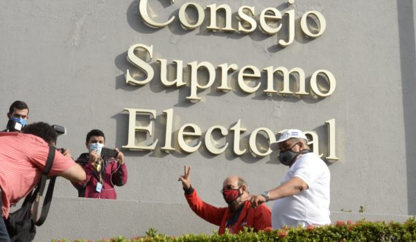 Régimen de Daniel Ortega inscribe alianza electoral con sus partidos aliados ante el CSE