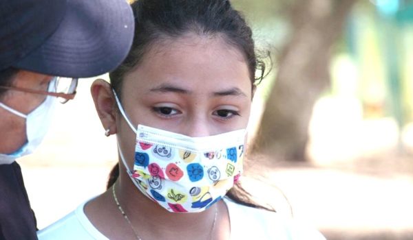 «Nos meten en una nevera y nos interrogan»: las duras condiciones que viven los niños migrantes recluidos en los centros de detención en EE.UU.