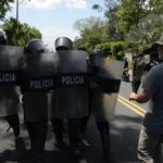 Fotos | El brutal despliegue de la Policía Orteguista en el allanamiento a la casa de Cristiana Chamorro