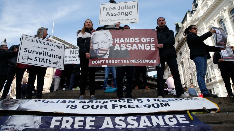 Por qué Ecuador le quitó la ciudadanía a Julian Assange - Vimarsana News