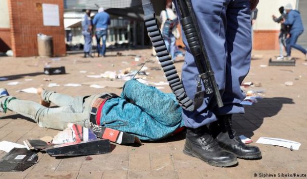 Más de 30 muertos en ola de violencia en Sudáfrica