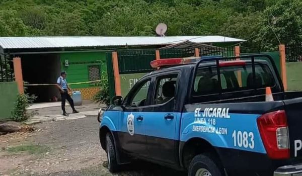 El día del hecho, la Policía se presentó al lugar para realizar las investigaciones pertinentes. LA PRENSA/ Cortesía