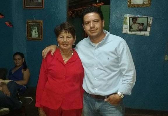 Periodista solicita ayuda para atender a su madre, quien tiene síntomas asociadas al Covid-19 - Vimarsana News