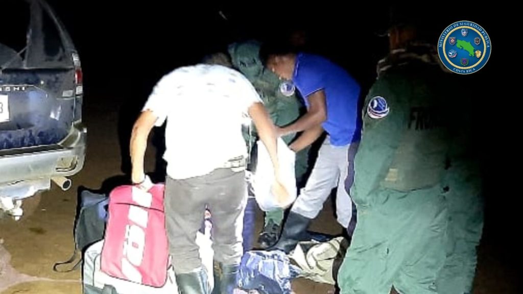 Dos nicaragüenses fueron capturados en Costa Rica con 31,600 cigarrillos de contrabando. LA PRENSA/Cortesía
