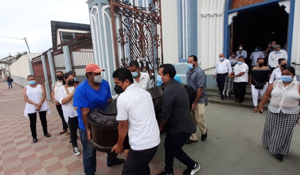 Hijos de señor encontrado fallecido frente a hotel de Granada exigen justicia