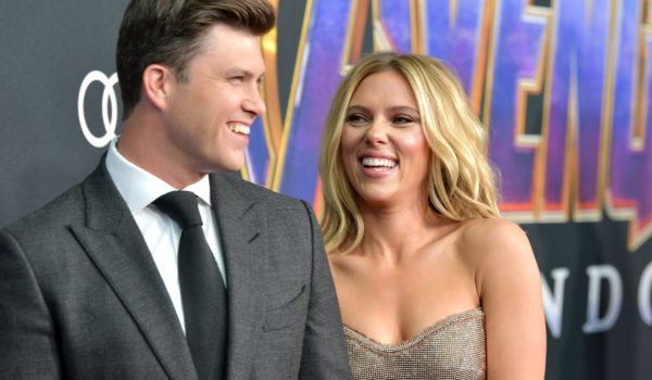 Scarlett Johansson y Colin Jost le dan la bienvenida a su hijo Cosmo