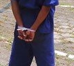 Policía usa bridas en lugar de esposas, defensores aseguran que es «un trato cruel y degradante»
