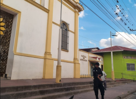 asedio, catedral Jinotega, Policía