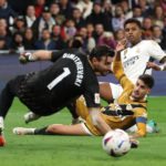 Real Madrid se atasca ante el Rayo Vallecano y cede la cima de la liga