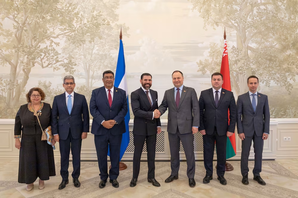 https://s3.us-west-2.amazonaws.com/s3.laprensa.com.ni-bq/wp-content/uploads/2025/06/Delegacion-de-Nicaragua-se-reune-con-el-jefe-del-Banco-Nacional-de-Bielorrusia.jpg