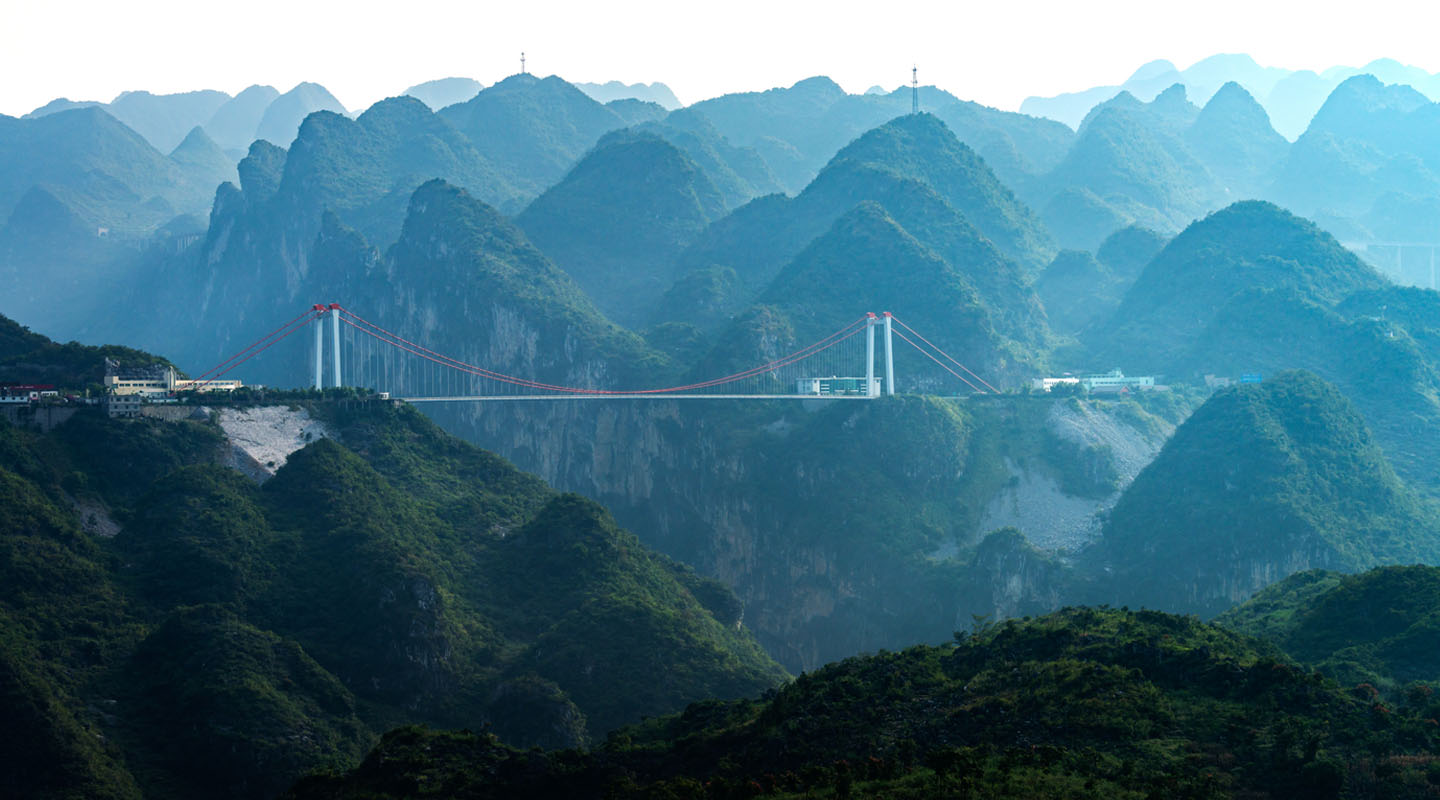 Puente del Gran Cañón de Huajiang, el hilo de acero que une montañas