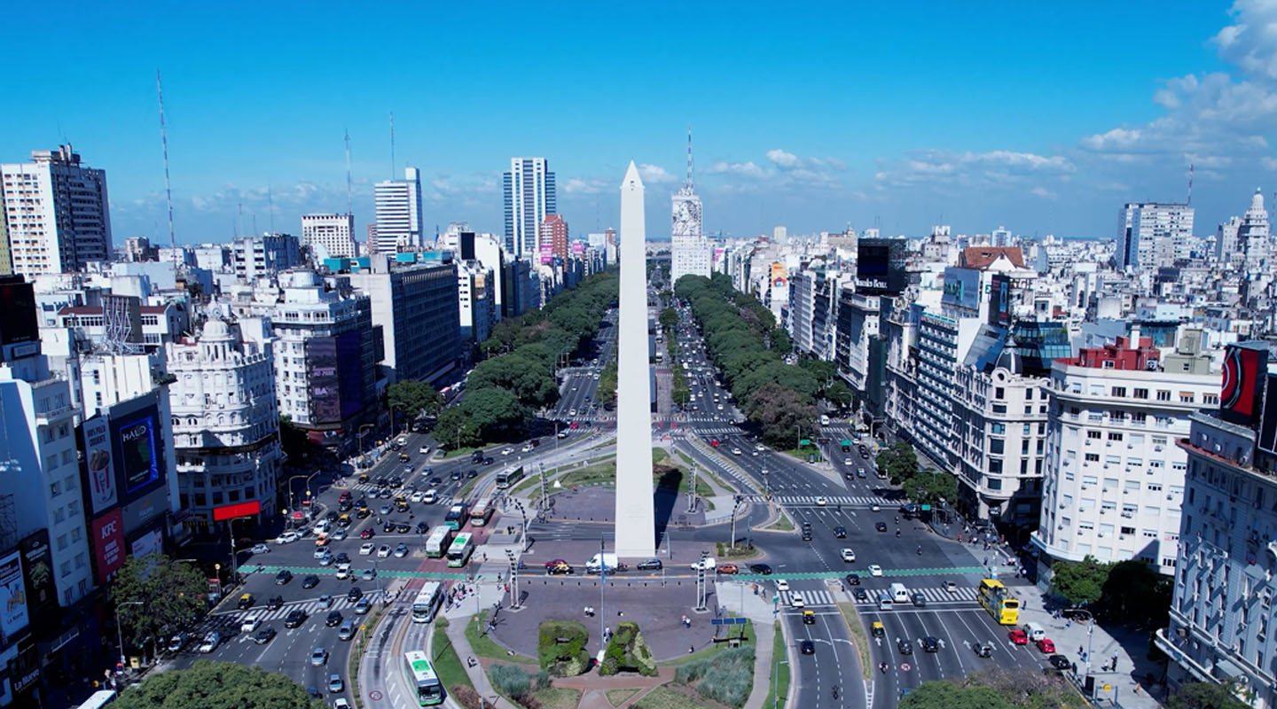 Dos Nobel se dan cita en la Feria del Libro de BA, en su 50 aniversario