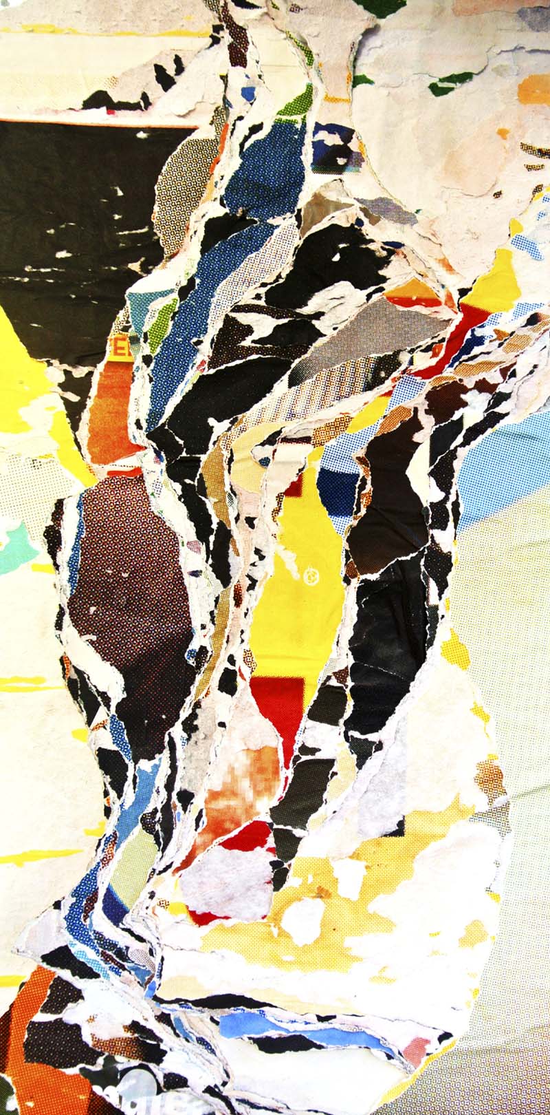 Composición abstracta de texturas y colores vibrantes en técnica de collage.