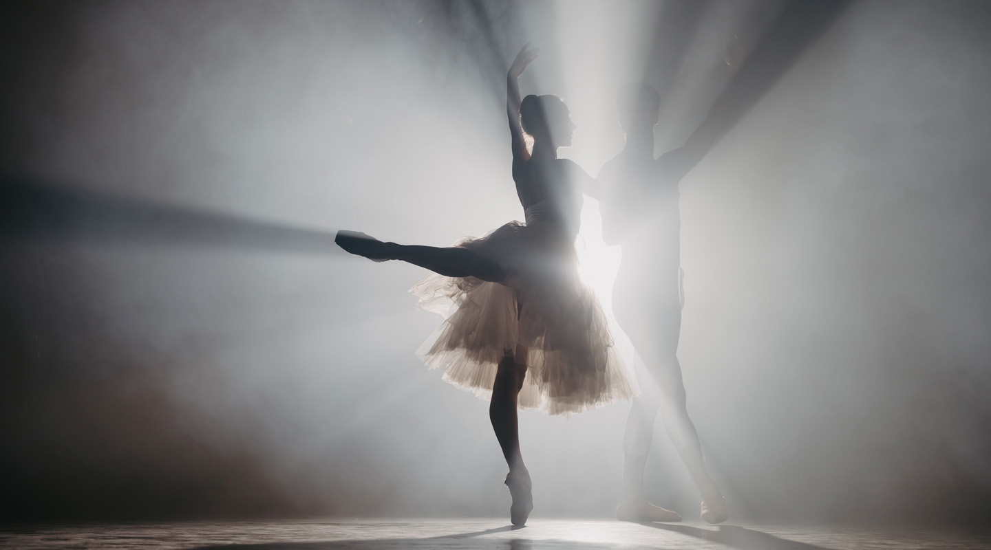 Anne Imhof lleva el caos, el cuerpo y la resistencia de su ballet al corazón de Hong Kong
