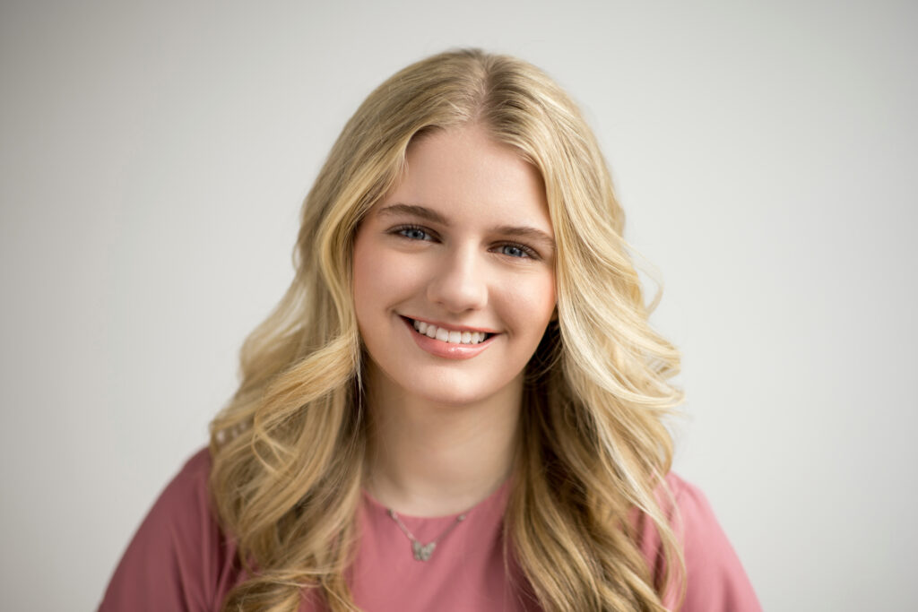 Amelia Lobkovich Headshot