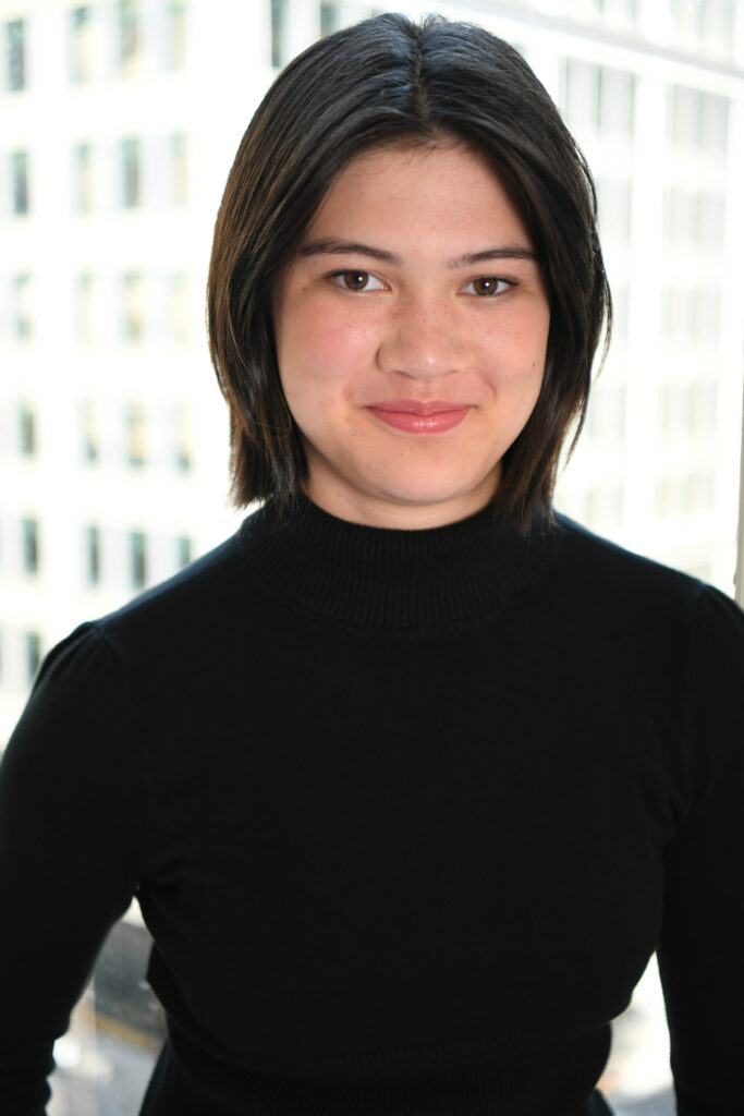 Chloe Lewis Headshot