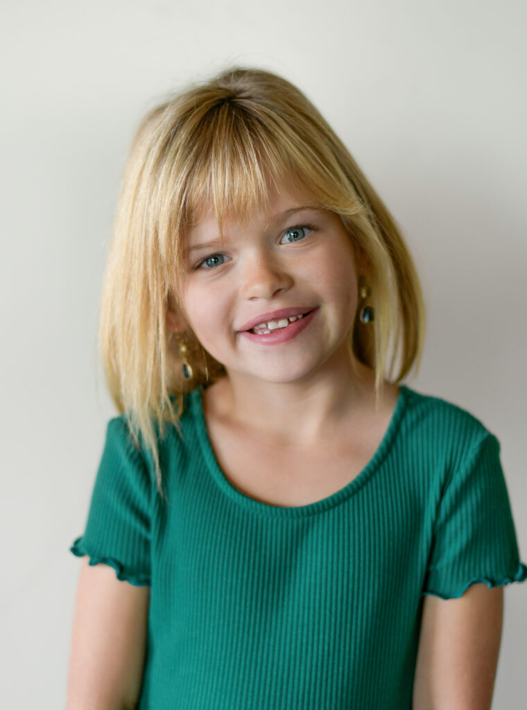 Vesper Saunders Headshot